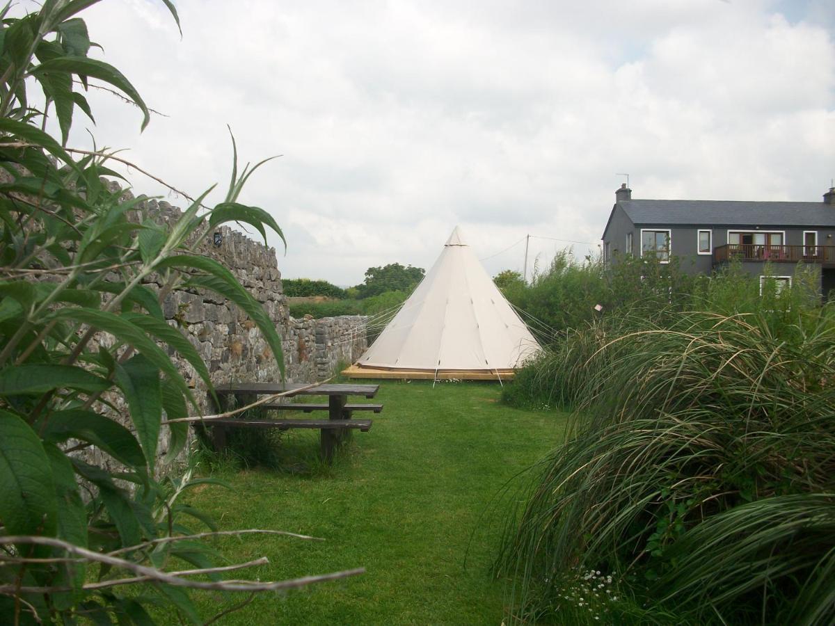 Aille River Tourist Hostel Glamping Doolin Exterior photo